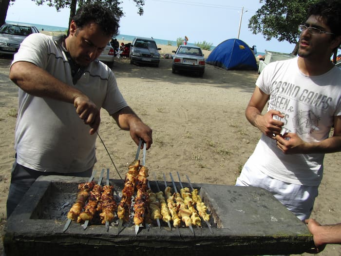 تلاقی جنگل و دریا در پارک ساحلی جنگلی میرود نزدیک فریدونکنار